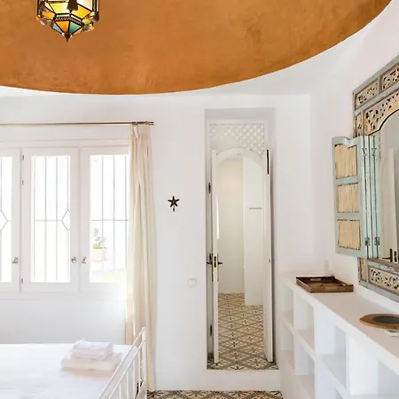 8br, Sea Views, Walk To The Beach, Pool Vila