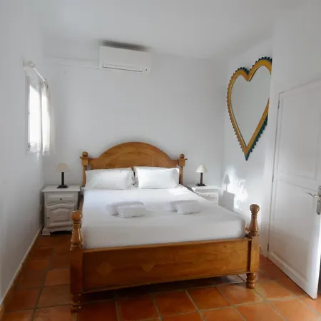 Villa 8br, Sea Views, Walk To The Beach, Pool *