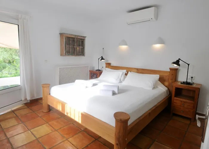 8br, Sea Views, Walk To The Beach, Pool Villa *