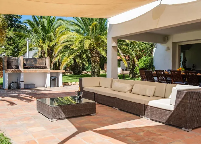 8br, Sea Views, Walk To The Beach, Pool *