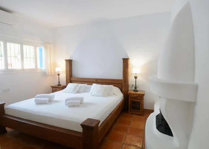 8br, Sea Views, Walk To The Beach, Pool *