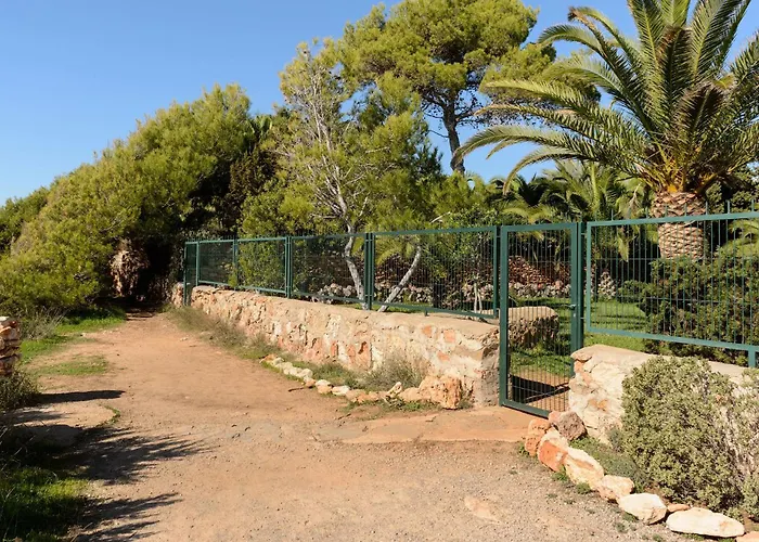 Villa 8br, Sea Views, Walk To The Beach, Pool