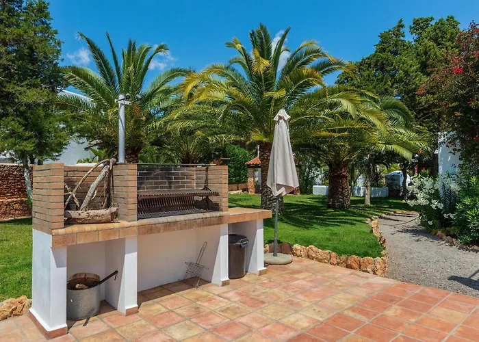 Villa 8br, Sea Views, Walk To The Beach, Pool Santa Eularia des Riu