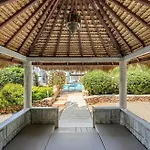 8br, Sea Views, Walk To The Beach, Pool Villa