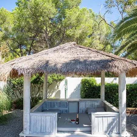 8br, Sea Views, Walk To The Beach, Pool *