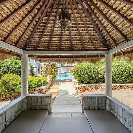 8br, Sea Views, Walk To The Beach, Pool Villa