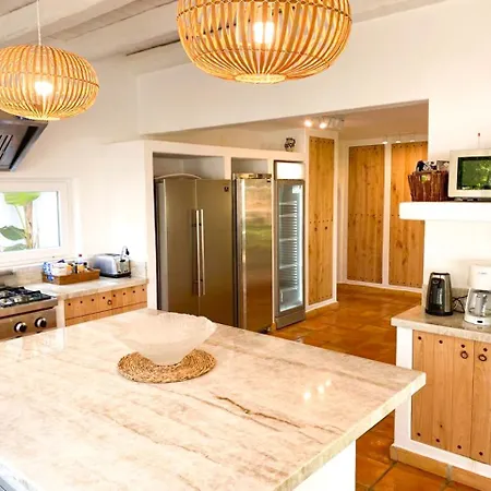 8br, Sea Views, Walk To The Beach, Pool Villa