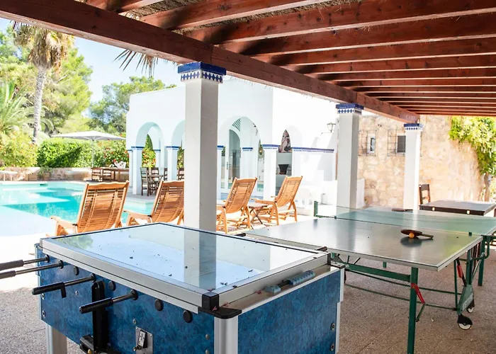 8br, Sea Views, Walk To The Beach, Pool 别墅 圣埃乌拉利亚