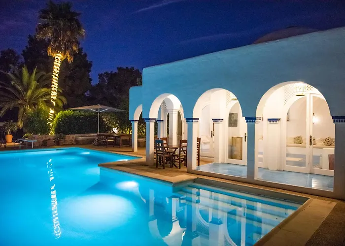 8br, Sea Views, Walk To The Beach, Pool Santa Eularia des Riu