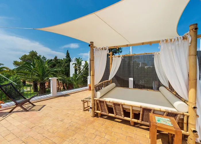 Vila 8br, Sea Views, Walk To The Beach, Pool