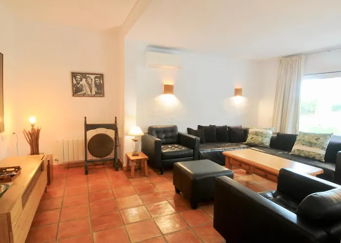 8br, Sea Views, Walk To The Beach, Pool 别墅 *