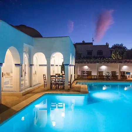 Villa 8Br, Sea Views, Walk To The Beach, Pool
