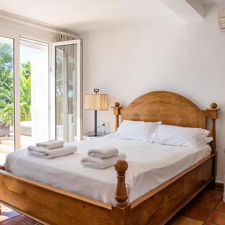 Villa Villa 8Br, Sea Views, Walk To The Beach, Pool
